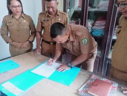 Plt. Kepala Dinas Despirdagkop Halbar Pimpin Rapat Evaluasi dan Bahas Program 2025