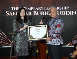 Jaksa Agung Raih Penghargaan ”The Exemplary Leadership”E lshinta Award 2025
