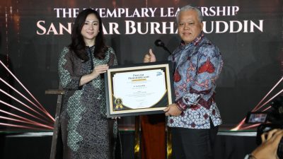 Jaksa Agung Raih Penghargaan ”The Exemplary Leadership”E lshinta Award 2025