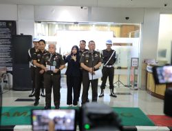 Penyidik pada JAM PIDSUS Tetapkan dan Tahan 7 Tersangka Perkara Tata Kelola Minyak Mentah di PT Pertamina