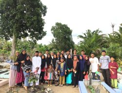 Sambut Ramadan, Mahasiswa dan Pemuda Maidi Bersihkan Makam dan Gelar Ziarah