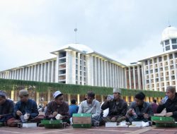 Masjid Istiqlal Bagikan Ribuan Paket Takjil Gratis dan Komitmen Gelar Buka Puasa Bersama Sepanjang Bulan Ramadhan