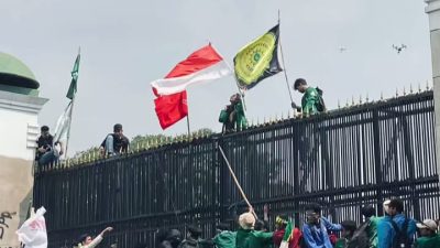 Mahasiswa Bergerak! Gelombang Aksi Tolak RUU TNI, Suara Rakyat Menggema