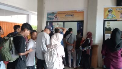 Pelabuhan Ferry ASDP Bastiong Ternate Dipadati Penumpang Jelang Lebaran, Layanan Mudik Gratis Dibuka