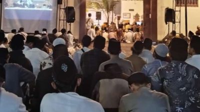 Ribuan Jamaah Hadiri Ngaji Pitulasan di Menara Kudus