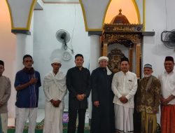 Anggota DPRD Ternate, Ghifari Bopeng, Serahkan Mimbar untuk Mushola Nurul Insan