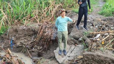 Bupati Kudus Sam’ani Intakoris Tinjau Tanggul Sungai Jebol di Desa Pladen, Jekulo