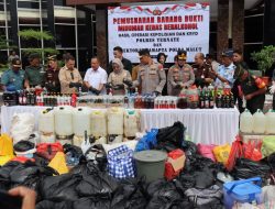 Wakili Gubernur, Asisten II Bidang Ekuabang Malut Hadiri Pemusnaan Barang Bukti Minuman Keras Beralkohol.