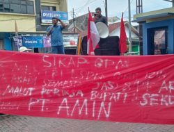 Pemuda Marhaenis Kepung Dua Titik, Soroti 90 Ribu Ton Nikel Ilegal di Maluku Utara