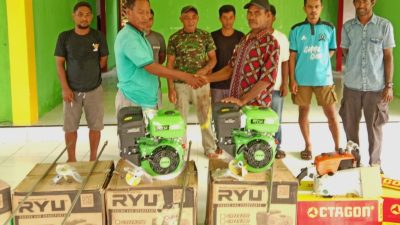 Pemdes Imbu-Imbu Salurkan Bantuan Mesin Ketinting dan Sensor ke Nelayan Dan Petani