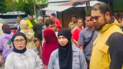 Bupati Halsel dan Ketua TP-PKK Serta Ketua GOW Gerak Cepat Tinjau Langsung Lokasi Banjir