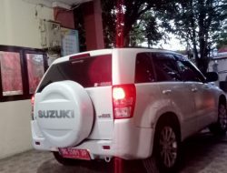 PPDB SMA Negeri 1 Kota Ternate Ricuh Tak Transparan. Kepala Sekolah Diduga Kabur Gunakan Mobil Dinas