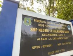 Kepsek SMPN 11 Halbar Dituding Sunat Dana Seragam Rp.15 Juta, Wali Murid Tuntut Pertanggungjawaban