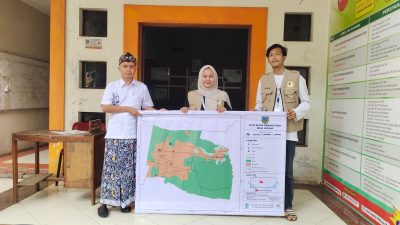 Mahasiswa Tadris IPS KKN-MB 109 Desa Jepang Serahkan Peta Administrasi, Dorong Tata Kelola Desa Lebih Baik