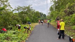 Gotong Royong Warga Tomajiko dan Mahasiswa KKN UGM Bersatu Sambut Hiri Fest 2025 Lewat Aksi Bersih-bersih