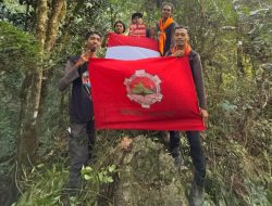 Tim Ekspedisi Atap Buton Capai Puncak Gunung Lambohogo, Lakukan Observasi Geologi dan Ekologi
