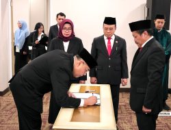 Lantik Pejabat Fungsional, Wamen Ossy Harapkan Peran Dosen Lektor dalam Transformasi STPN