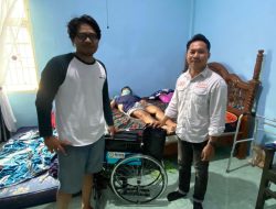 Lewat NHM Peduli, Haji Robert Bantu Warga Gosoma Tobelo dengan Kursi Roda