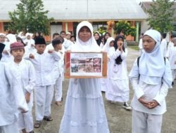 Siswa SDN 250 Halsel Galang Dana untuk Korban Banjir Bandang Sumatra