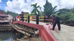 Desember Viral, Maret Rampung Total! Cepatnya Satbrimob Malut Hadirkan Jembatan di Desa Salube