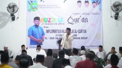 Hadiri Nuzulul Qur’an di Wasile Timur, Bupati Ubaid Serahkan Bantuan Pesantren Rp20 Juta