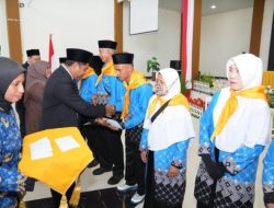 Berangkat ke Tanah Suci 1447 H/2026 M, Bupati Ubaid Yakub Lepas 9 CJH Halmahera Timur