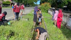 Antisipasi Banjir Musim Hujan, Mahasiswa KKSD UMMU Gelar Kerja Bakti di Desa Tului