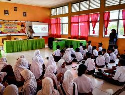 Polres Halsel Edukasi Pelajar SMPN 13 Obi tentang Bahaya Judi Online dan NAPZA