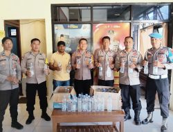 Polsek Bacan Timur Sita 60 Botol Cap Tikus dalam Razia di Desa Babang