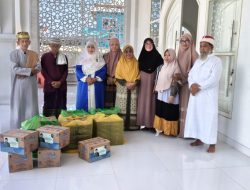 Program Jumat Berkah Hasby Yusuf Hadirkan Kebahagiaan, Ratusan Jamaah Terima Paket Makanan