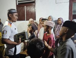 Hasby Yusuf Salurkan Al-Qur’an dan Iqra ke TPQ Nurul Imam di Kao