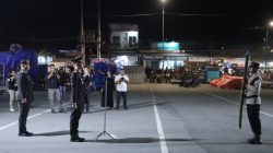 Polres Halsel Gelar Taptu HUT RI ke-81, Kapolres Pimpin Pawai Obor Keliling Labuha
