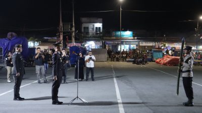 Polres Halsel Gelar Taptu HUT RI ke-81, Kapolres Pimpin Pawai Obor Keliling Labuha