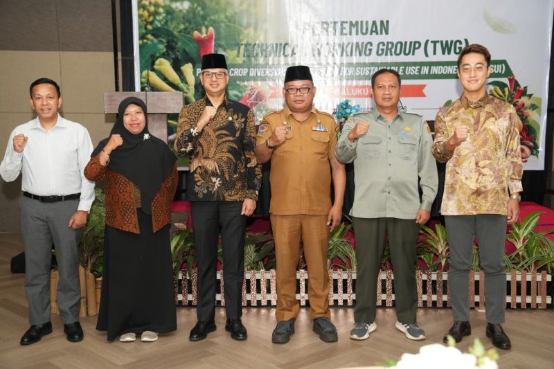 Foto Bersama Pertemuan Technical Working Group (TWG) 2 Program CDC-SUI di Halmahera Room Bela Hotel Ternate. Senin, (21/09/26). Dok. Humas ADPIM