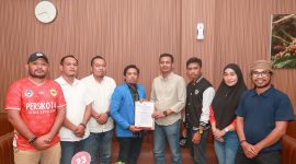 Pengurus KNPI Malut Serahkan SK Kepengurusan KNPI Haltim (06/09/26). Dok. Istimewa. 