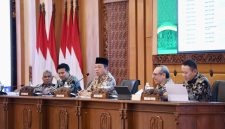 Menteri Nusron saat Rapat Koordinasi Transformasi Layanan di Kantor Sekretariat Daerah Provinsi Jawa Timur, Surabaya, (11/09/2026). Dok. MW/FA