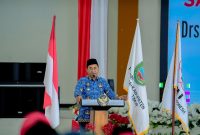 Bupati, Drs. Ubaid Yakub, MPA, memberikan sambutan pada Pelantikan Dewan Kehormatan dan PMI Kabupaten Halmahera Timur masa bakti 2025-2030 di Aula Lantai I Kantor Bupati Halmahera Timur Bersama PMI Provinsi Maluku Utara, pimpinan OPD, dinas teknis, serta anggota DPRD Haltim dari Komisi II dan III. Kamis (17/9/2026). Dok. M. Dzarik