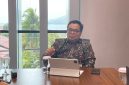 Kepala OJK Provinsi Maluku Utara, Adi Surahmat Saat di temui wartawan Koordinasi terkait Aktivitas Investasi Ilegal Zahra Berkah. Kamis, (17/09/26). Dok. Agis