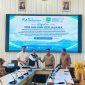Bupati Haltim, Drs. H. Ubaid Yakub, M.P.A bersama Kepala BPJS Ketenagakerjaan Cabang Ternate, I Wayan Alit Mahendra Putra. Aula Rapat Bupati Halmahera Timur. Senin (28/09/26). Dok. M. Dzarik