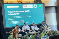 Sosialisasi Permenhut Nomor 8 Tahun 2026 terkait RKTN Oleh Direktur Rencana Perubahan Kawasan Hutan dan Pembentukan Wilayah Pengelolaan Hutan, Direktorat Jenderal Planologi Kehutanan Kementerian Kehutanan RI bersama Dinas Kehutanan Provinsi Maluku Utara yang berlangsung di Bela Hotel Ternate. Kamis, (17/09/26). Dok. Agis