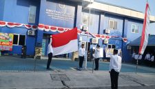 Kantor Kesyahbandaraan dan Otoritas Pelabuhan (KSOP) Kelas II Ternate, Provinsi Maluku Utara, menggelar upacara memperingati Harhubnas) 2026 di halaman Kantor KSOP Kelas II Ternate, kawasan Pelabuhan Ahmad Yani, Kota Ternate yang hadir KSOP Kelas II Ternate serta PT Pelindo Regional 4 Ternate, Polairud Polda Maluku Utara, Polsek Ahmad Yani, PT Pelni, dan mitra kerja sektor perhubungan lainnya.Kamis (17/9/2026).Dok. Agis