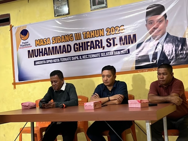 Anggota DPRD Kota Ternate dari Partai NasDem, Muhammad Ghifari Bopeng, saat melaksanakan reses di Kelurahan Fitu. Rabu (16/9/2026). Dok. Arif