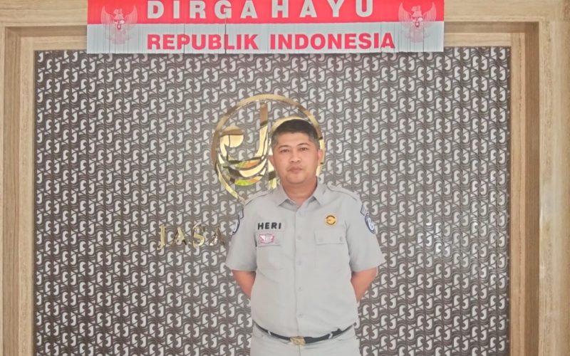 Foto Heri Rahmat, Kepala PT Jasa Raharja Cabang Maluku Utara, Cabang Ternate. saat ditemui media di kantor yang beralamat di Jalan Ki Hadjar Dewantara, Kelurahan Takoma, Kecamatan Ternate Tengah. Rabu (30/09/26). Dok. Agis