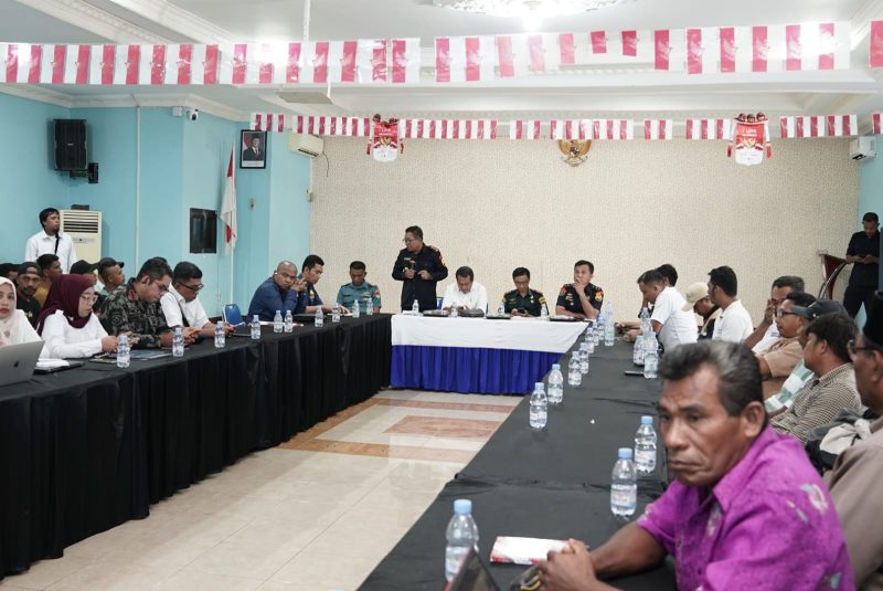 DKP Provinsi Maluku Utara bersama Ditjen PSDKP KKP RI menggelar Rapat Evaluasi dan Koordinasi Pengawasan Sumber Daya Kelautan dan Perikanan di Kantor PPN Bastiong, Ternate,.Rabu (16/9/2026). Dok. Humas Pemprov Malut