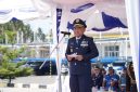 Wagub Sarbin Sehe saat memimpin upacara peringatan Hari Perhubungan Nasional Tahun 2026 di Lapangan Kantor BPTD Kelas II. Kamis (17/9/2026). Dok. Humas Pemprov Malut