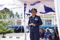 Wagub Sarbin Sehe saat memimpin upacara peringatan Hari Perhubungan Nasional Tahun 2026 di Lapangan Kantor BPTD Kelas II. Kamis (17/9/2026). Dok. Humas Pemprov Malut