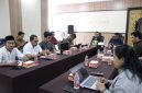 Pemprov Malut menggelar Rapat Koordinasi Percepatan Pembangunan Rumah bagi Komunitas Adat Terpencil (KAT)  siang, di Ruang VIP Pemda Bandara Baabullah,Ternate. Jumat, (18/9/2026). Dok. Humas ADPIM