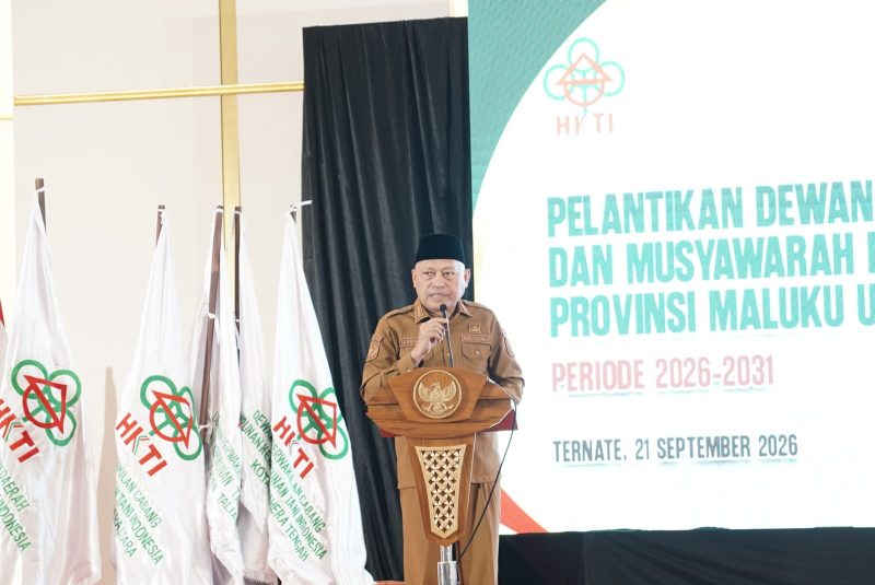Wakil Gubernur Malut, Sarbin Sehe, memberikan sambutan pada acara pelantikan DPC dan Musda HKTI Provinsi Maluku Utara periode 2026–2031 yang berlangsung di Hotel Bella, Ternate. Senin (21/09/26). Dok. Humas ADPIM
