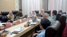 Pemerintah Provinsi Maluku Utara bersama BPK RI Perwakilan Provinsi Maluku Utara menggelar diskusi terkait Pengelolaan Sumber Daya Mineral dan Ketahanan Energi di Ruang Rapat Lantai 2 Kediaman Crysant TERNATE. Jumat, (18/09/26). Dok. Humas Pemprov Malut