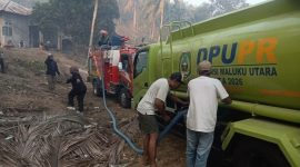 Foto mobil tengki PUPR Provinsi di lokasi Karhutla di Gusale-Kaiyasa. Kamis, (01/10/26). Dok. Istimewah